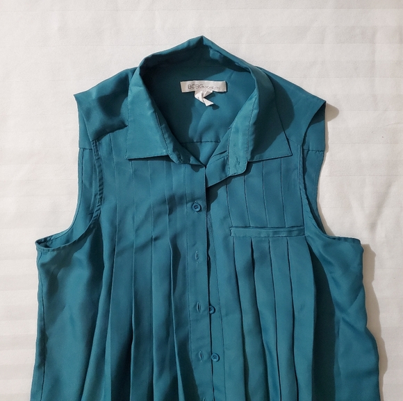 BCBGeneration Sleeveless Blouse Top - Picture 3 of 4